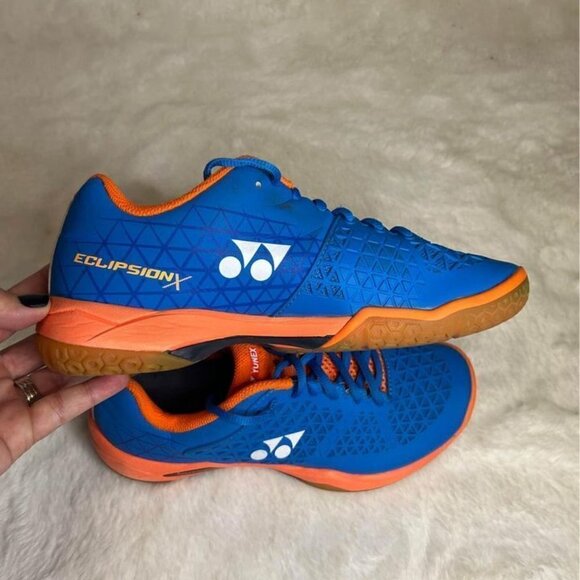 Woman’s YONEX badminton non marking/skidding court shoes. Size 9. Excellent cond - Picture 3 of 10